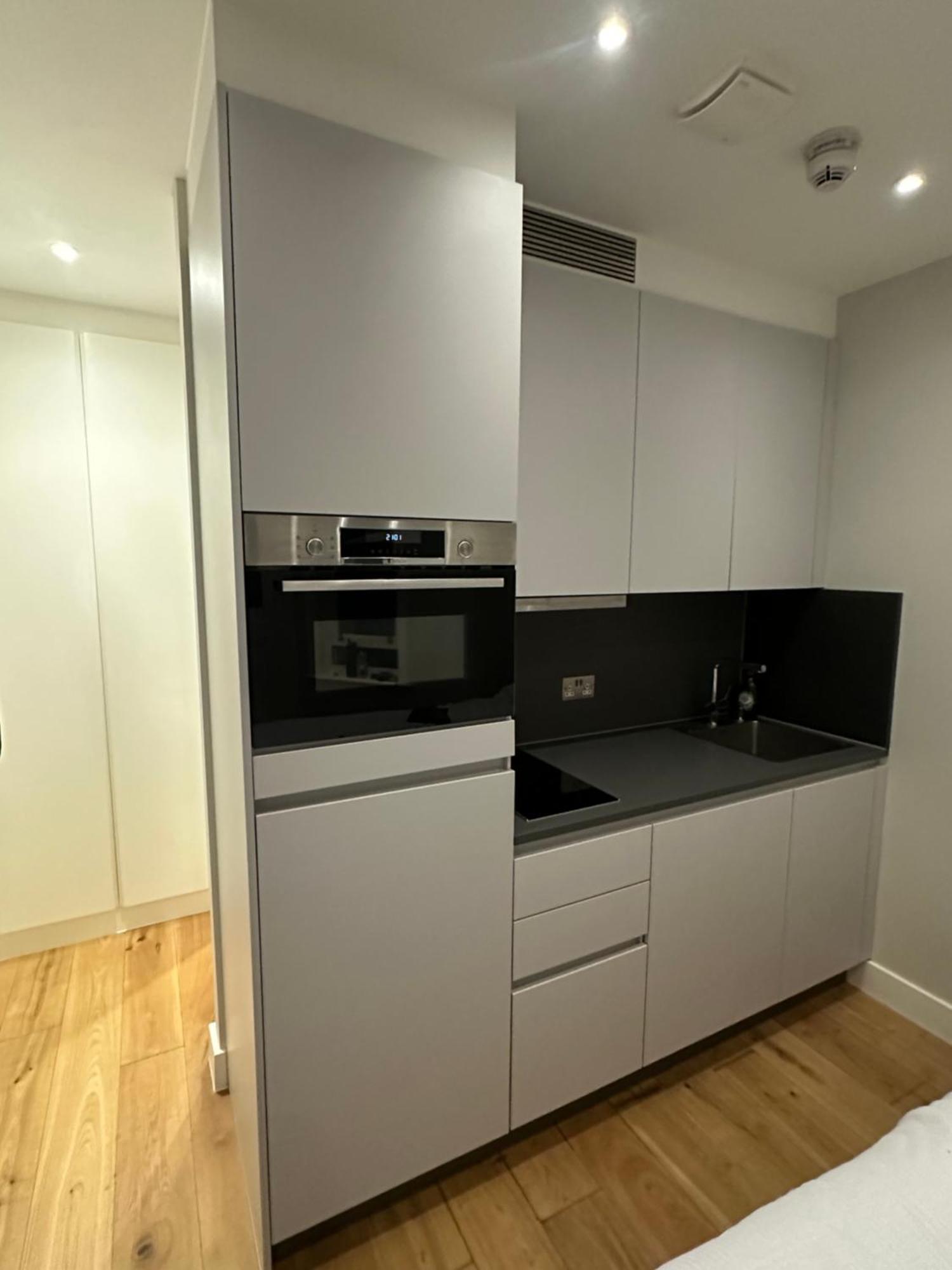 Modern In Kensington Appartement
